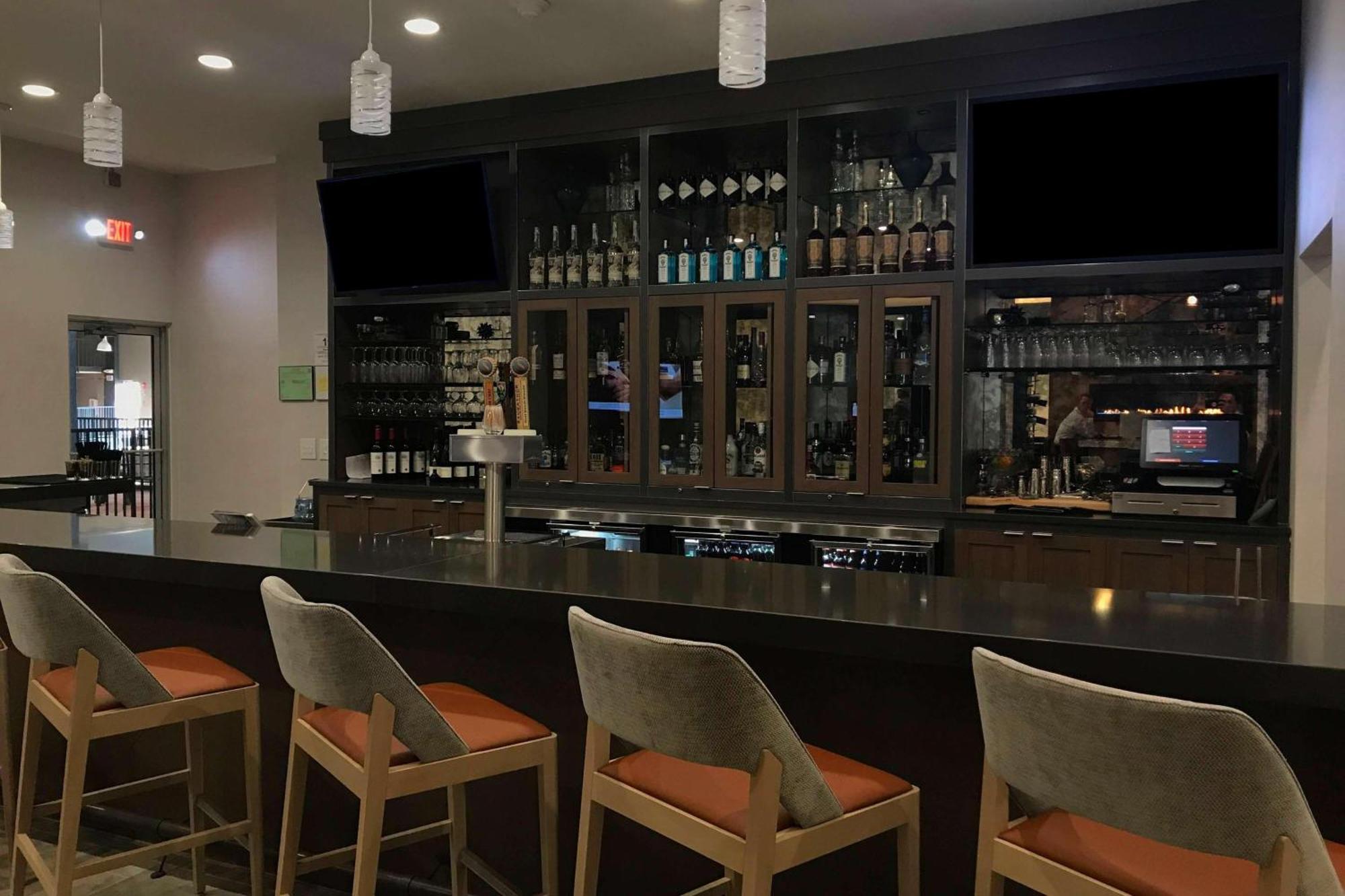 Sonesta Grand Rapids Airport Hotel Kentwood